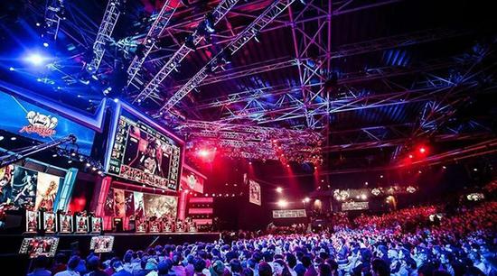 迫使坎宁安 迫使坎宁安